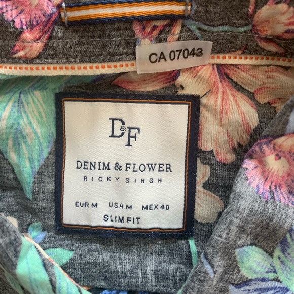 Denim & Flower Short Sleeve Hawaiian Print Shirt Size Medium - Picture 7 of 8